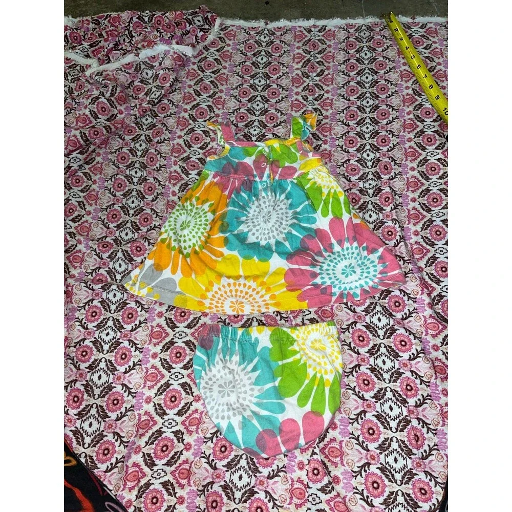 Girl’s Carter’s Multicolor Dress & Diaper Cover Set Size 6 Months